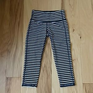 Athleta stripe capris Size XS Black/White